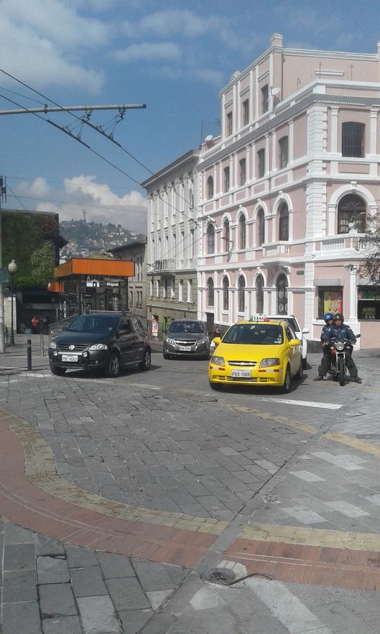 Hostal Mediodia Κίτο Εξωτερικό φωτογραφία